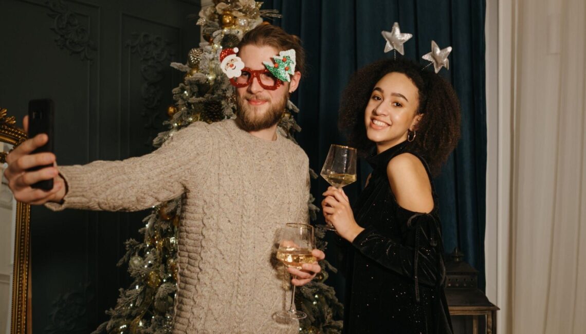 Choosing the Perfect Christmas Tree Skirt